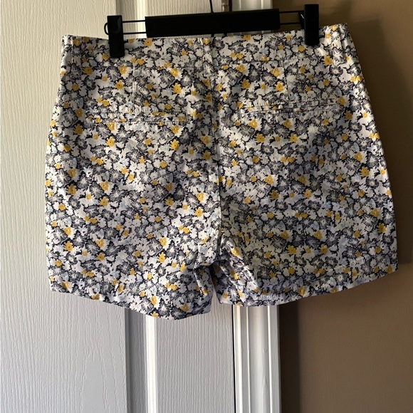 Old Navy Floral Print Women Shorts - Black, White, Yellow - Picture 3 of 5